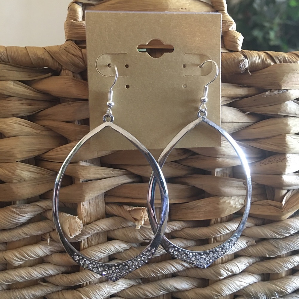 Vintage shiny silver tone rhinestone earrings